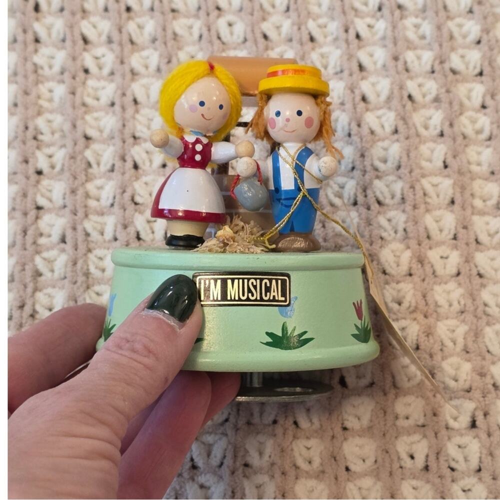 VTG Flambro Jack & Jill Taiwan Folksy Music Box Collectible Rustic Cottagecore